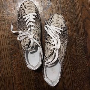 BRAND NEW NEVER WORN Scutz Snakeskin Tennis Shoes